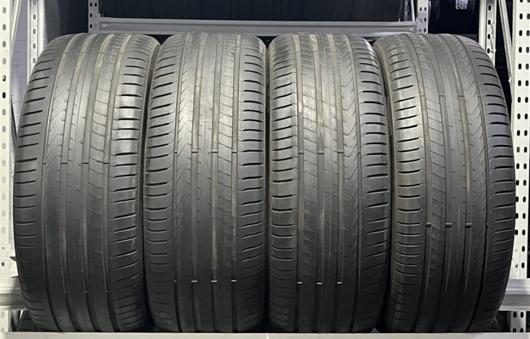 Pirelli Scorpion 235/55R18 100 V Suverehvid