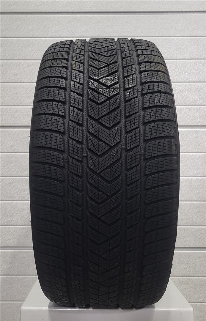 Pirelli Scorpion Winter 325/35R22 114 W L