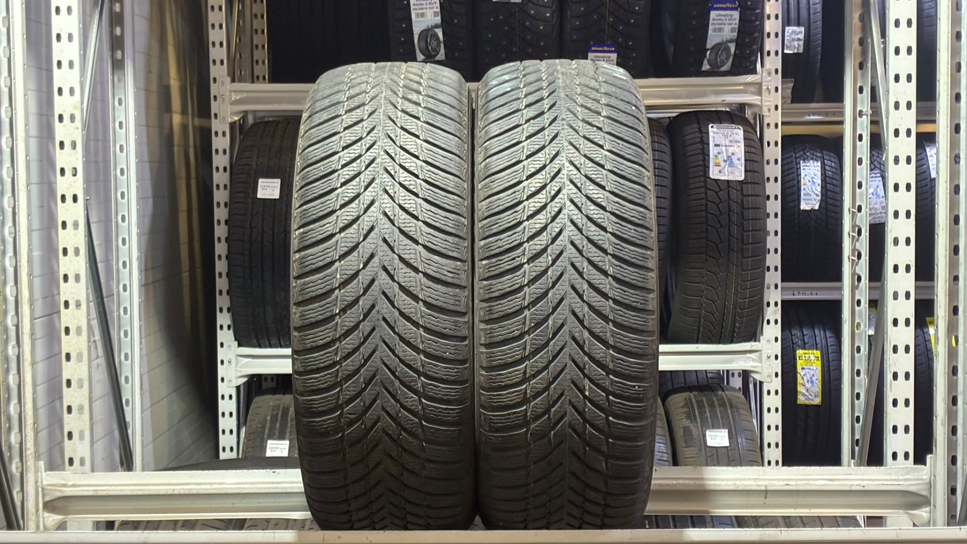 Nokian Snowproof 2 SUV 235/50R20 104 V Ламельные шины