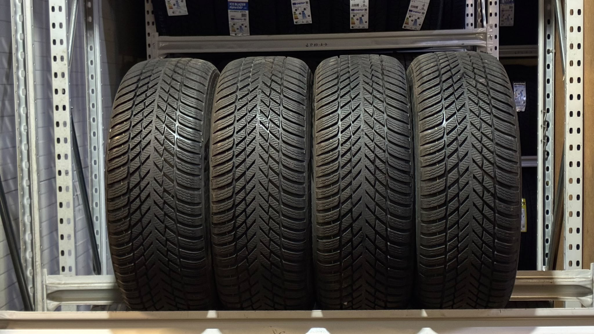 Nokian Snowproof 2 215/55R17 94 H