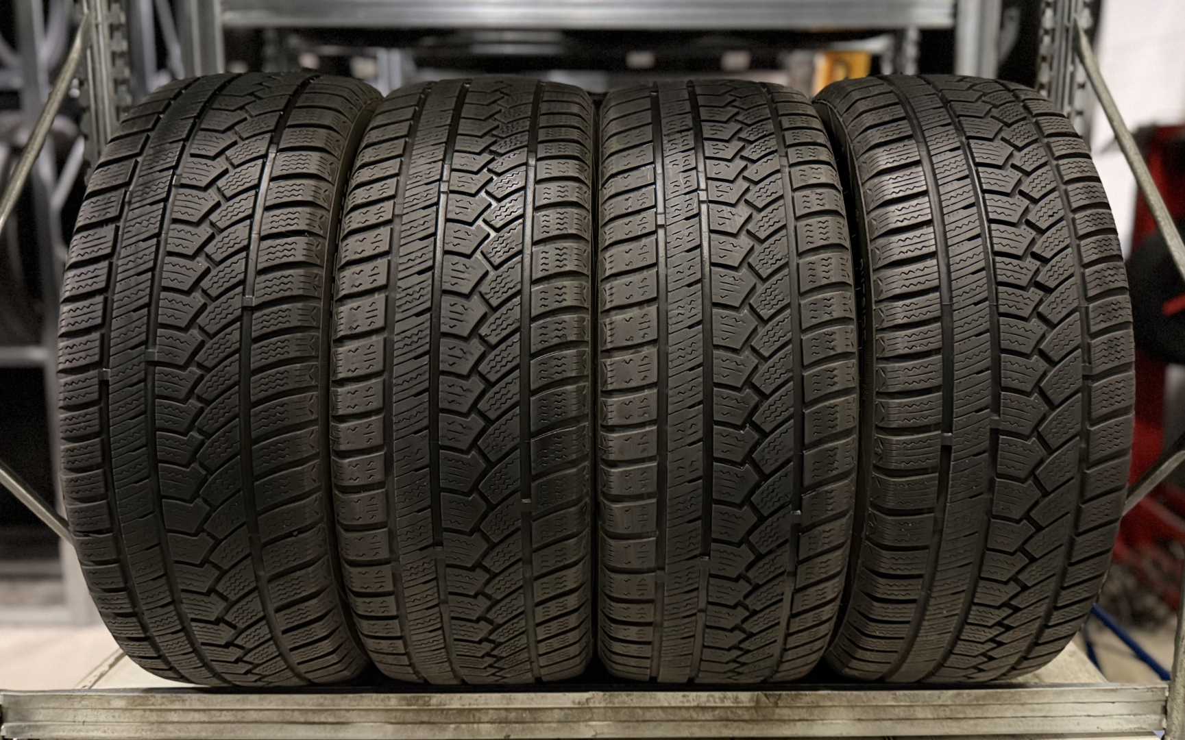 Sunfull SF-982 215/55R17 98 H Lamellrehvid