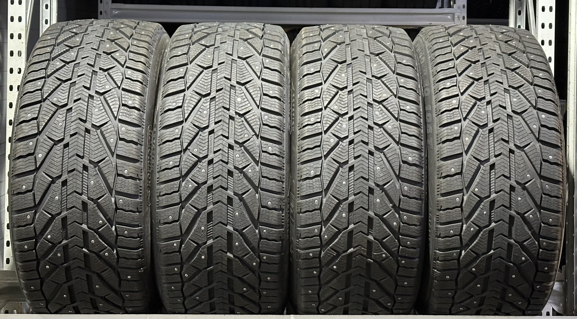 TIGAR SUV Ice 275/45R20 110 T Naastrehvid