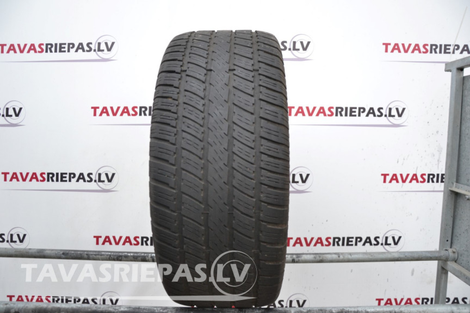 Avon Tech St 305/45R22 118 V