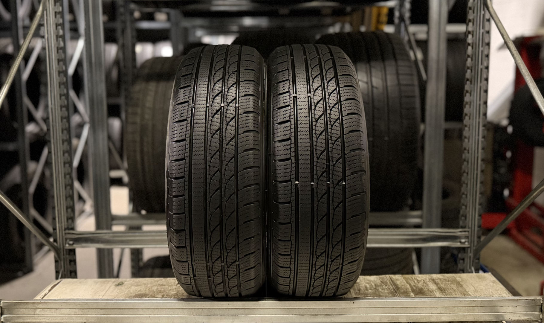 Tracmax Ice-Plus S210 185/55R16 87 H Friction tires