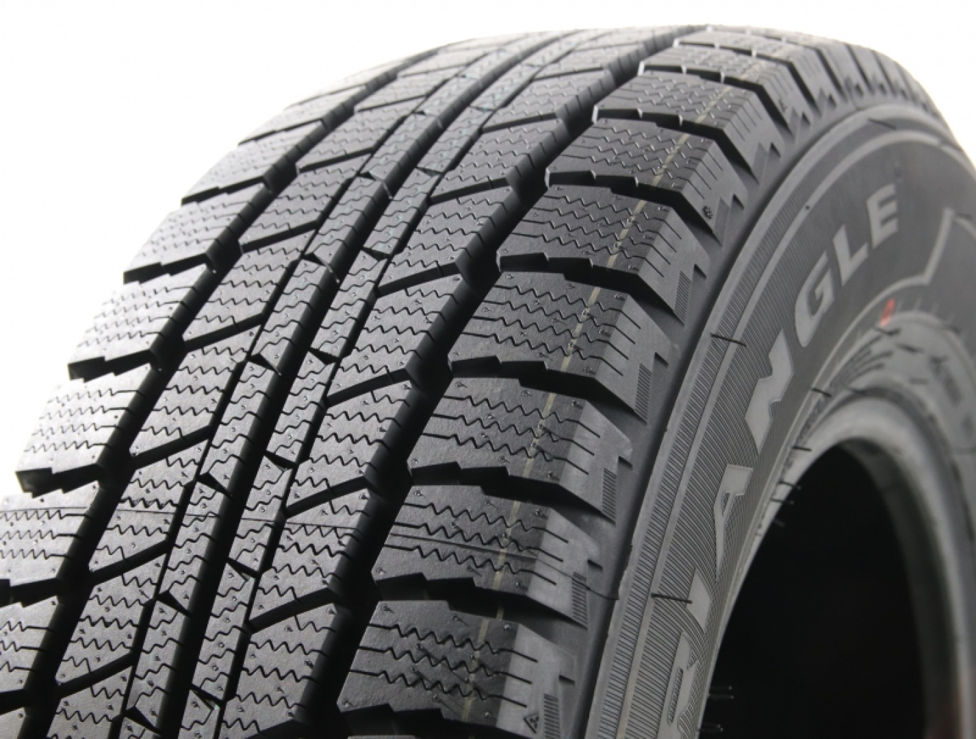 Triangle LL01 225/65R16 112/110 T