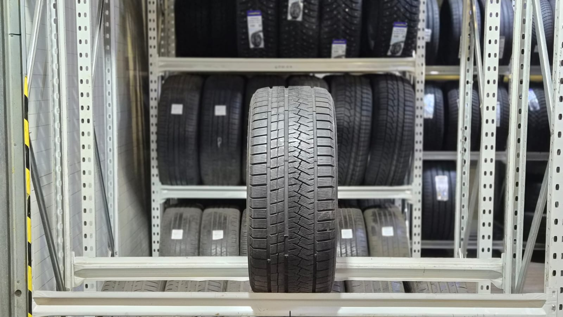 Triangle SnowLink PL02 245/40R19 98 V