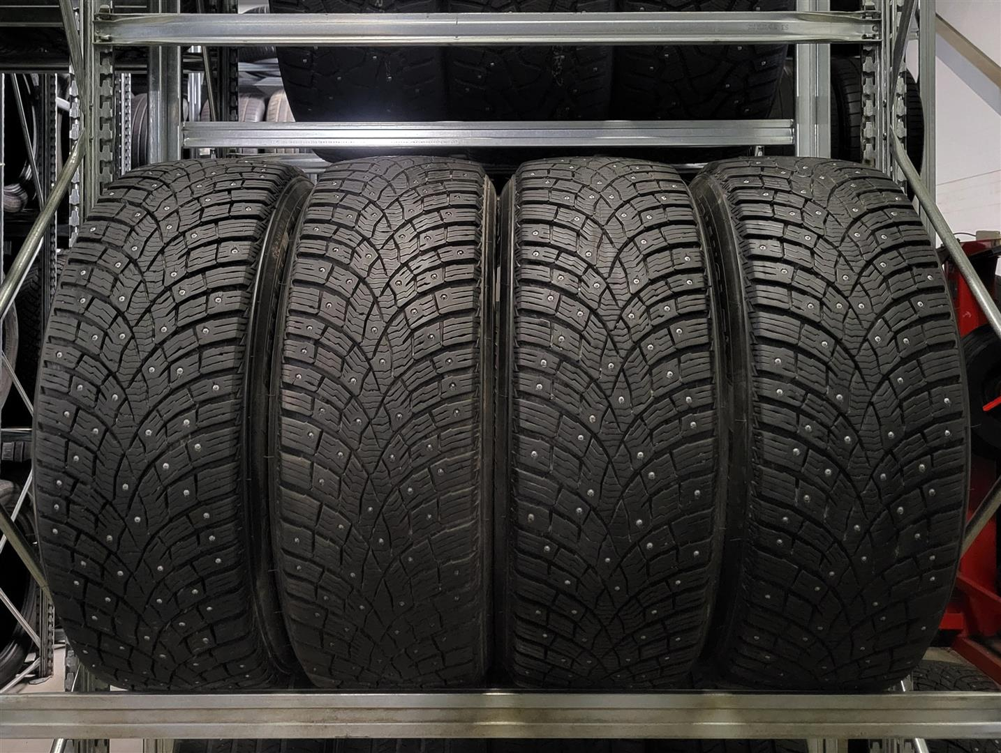 Triangle IcelynX TI501 235/55R19 105 T Шипованные шины