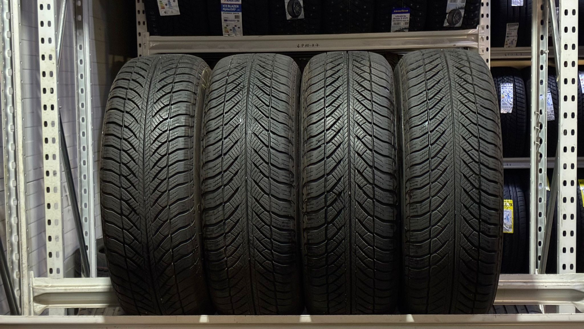 Goodyear Ultra Grip 8 Performance 205/65R16 95 H *
