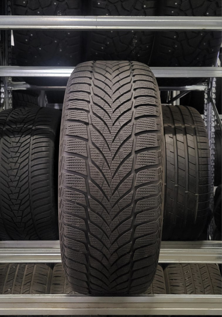Goodyear ULTRA GRIP ICE 2 235/55R18 104 T