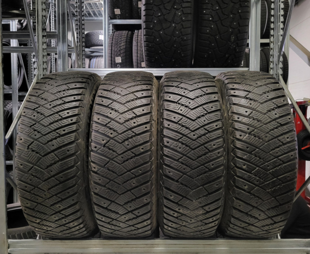 Goodyear Ultra Grip Ice Arctic 4X4 255/65R17 110 T Ламельные шины
