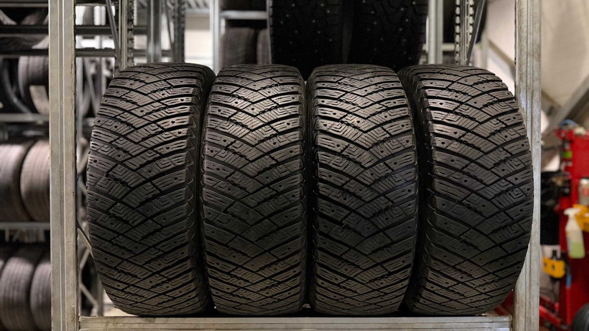 Goodyear Ultra Grip Ice Arctic SUV 4x4 255/60R18 112 T Ламельные шины