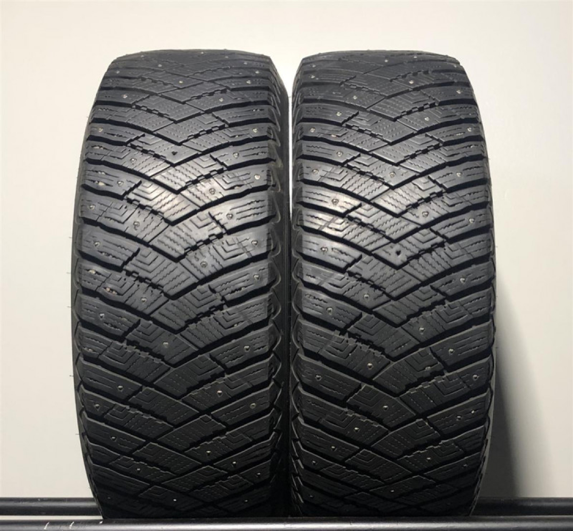 Goodyear Ultra Grip Ice Arctic Suv 265/50R19 110 T Studded tires