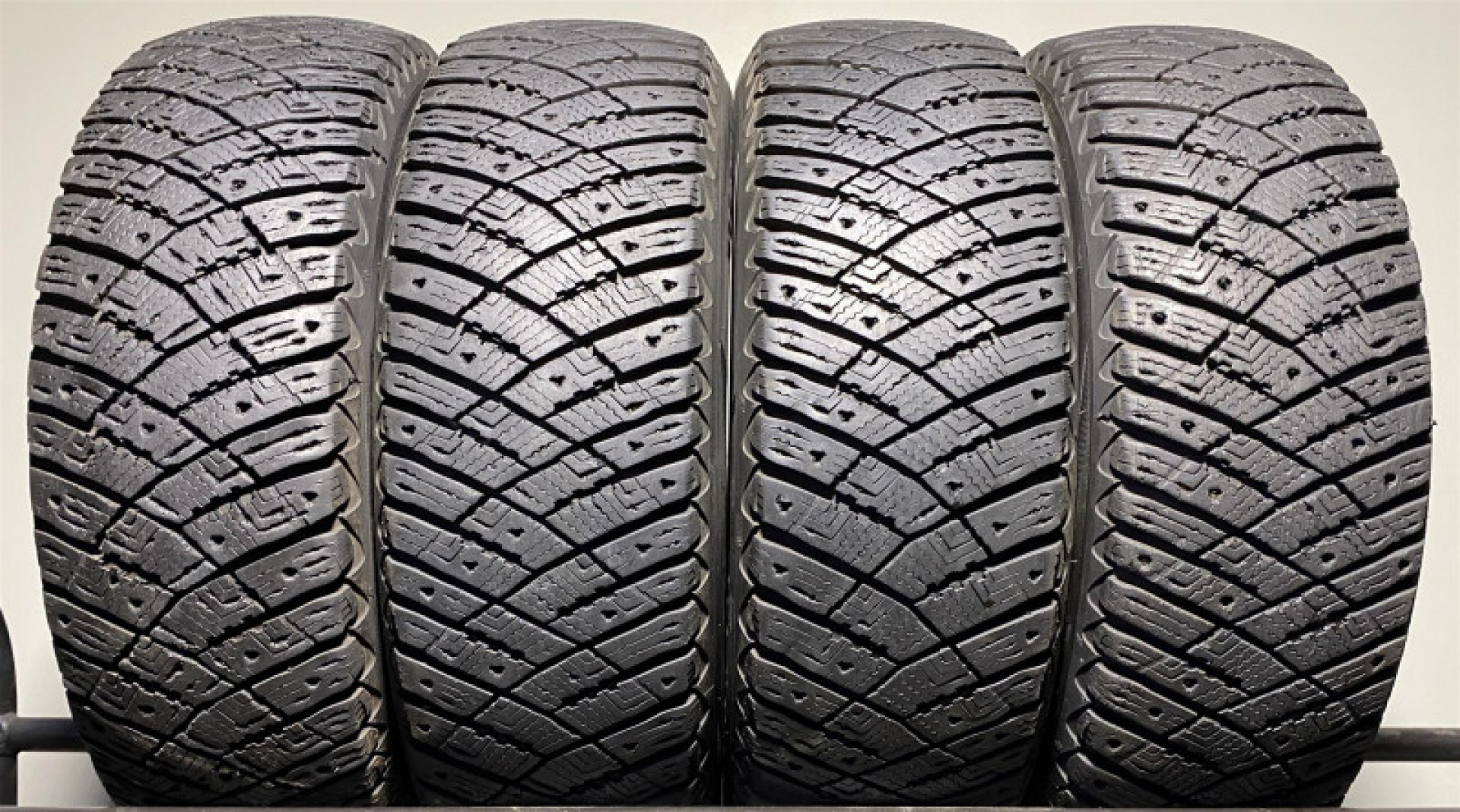 Goodyear UltraGrip Ice Arctic 185/65R14 86 T Friction tires