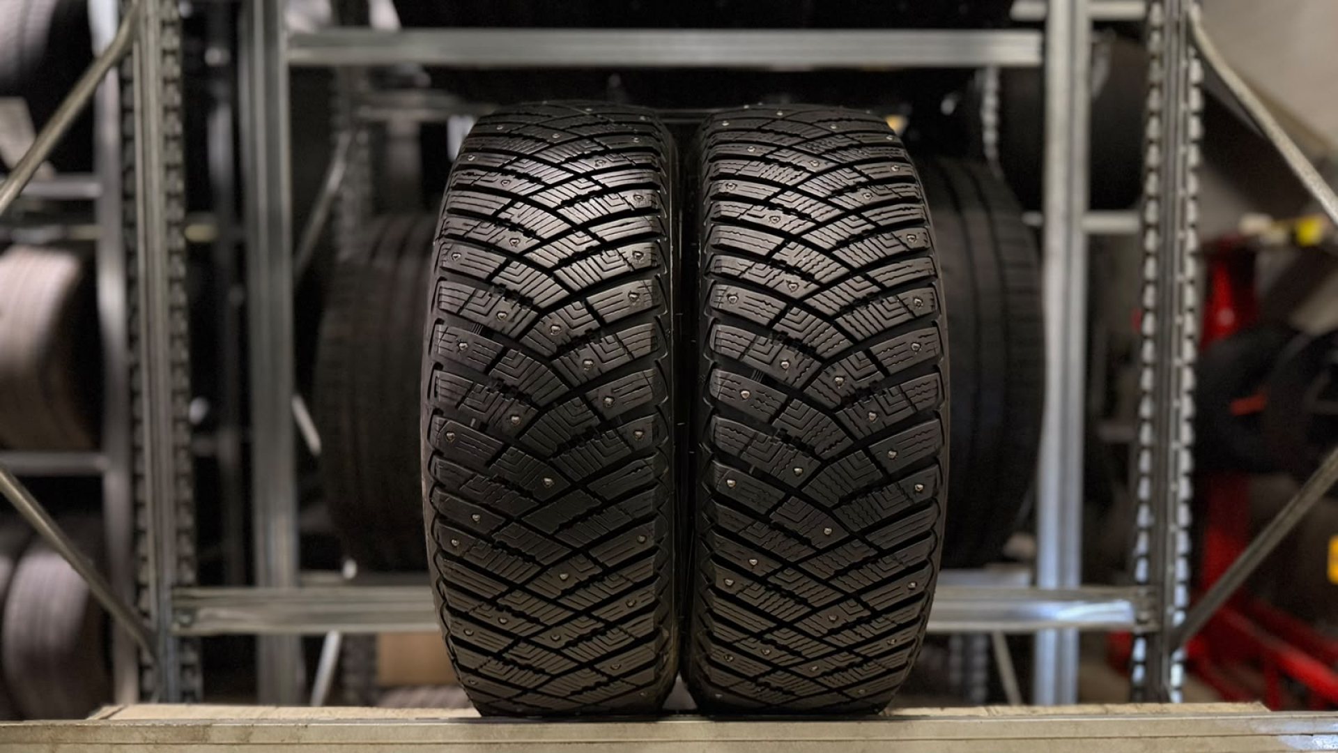 Goodyear UltraGrip Ice Arctic 205/60R16 96 T