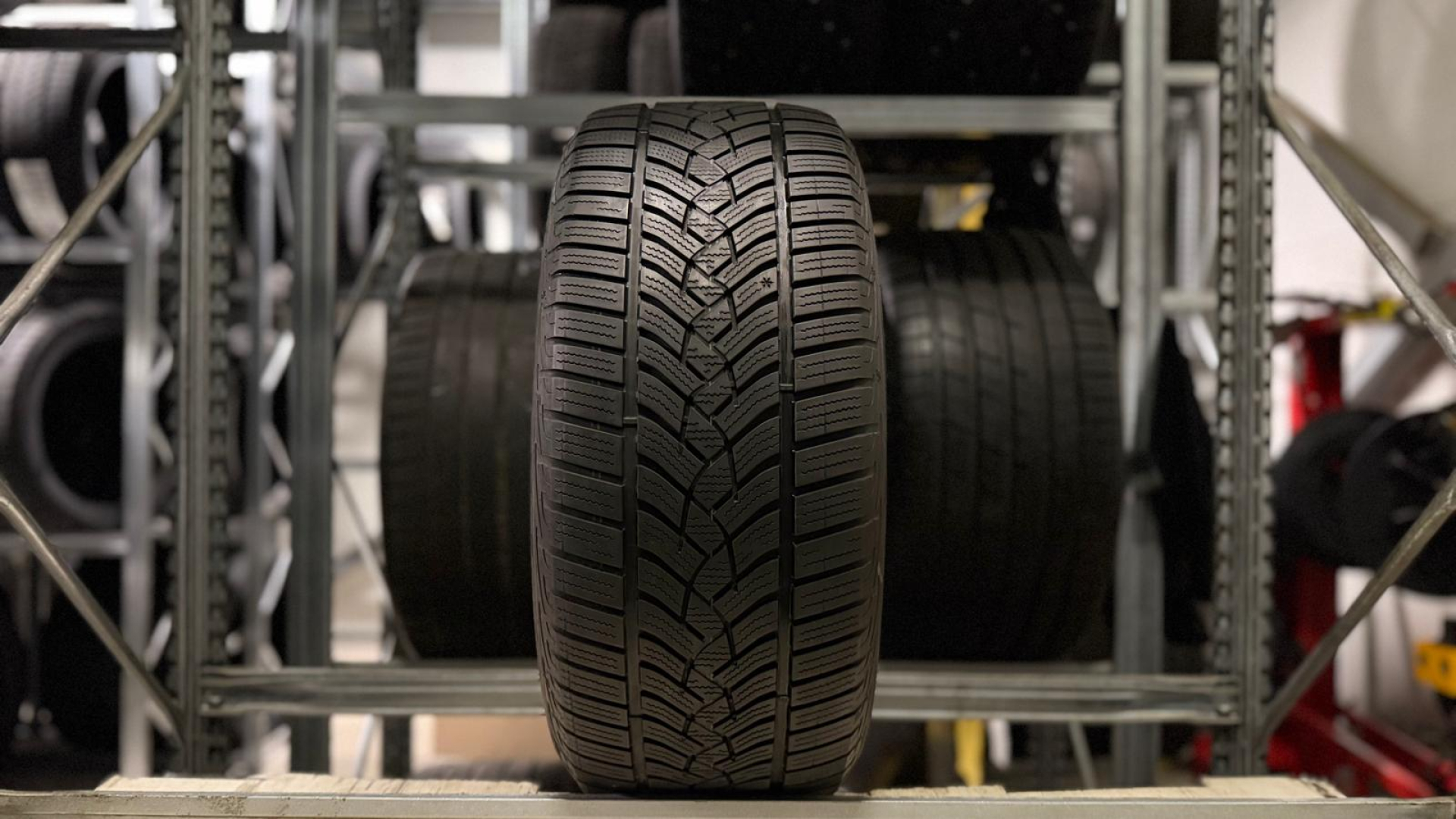 Goodyear Ultra Grip Performance Gen-1 245/45R17 99 H MO