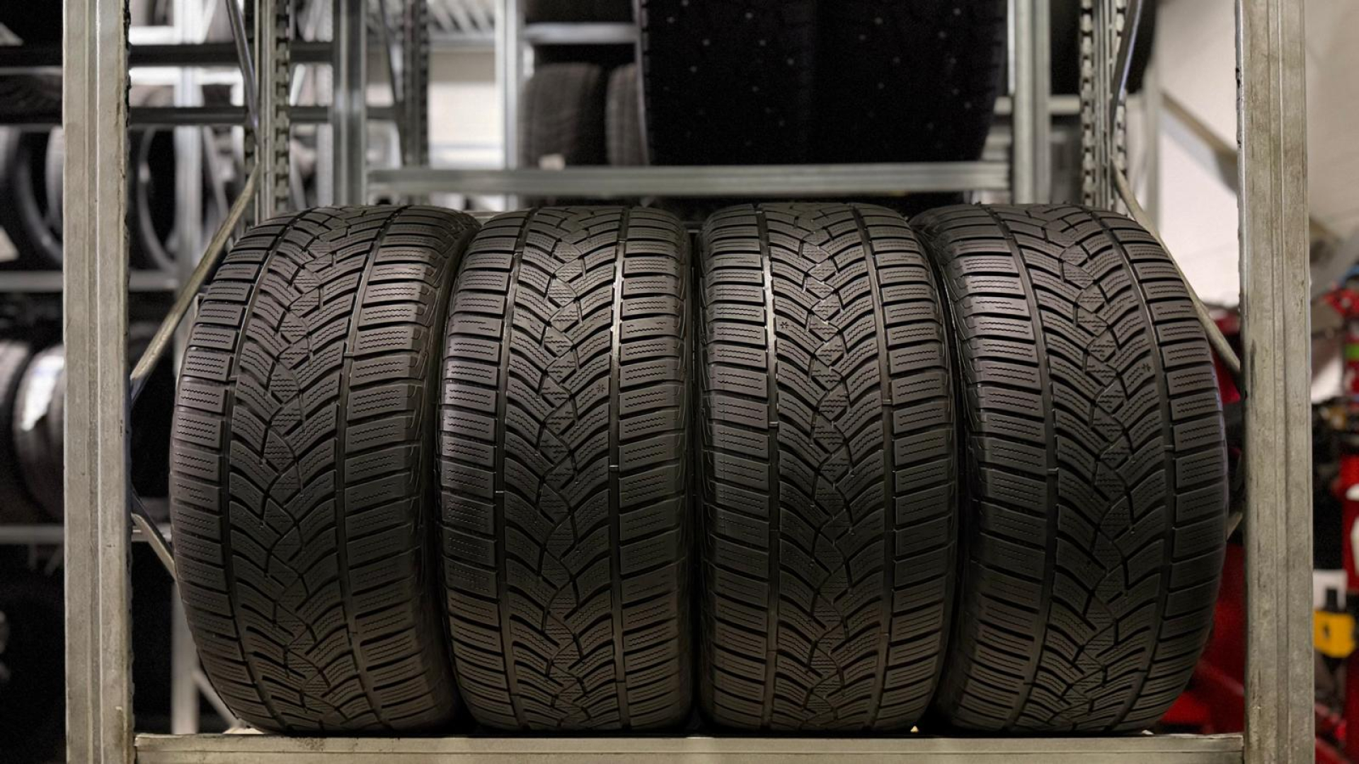 Goodyear Ultra Grip Performance Gen-1 245/45R17 99 H MO Ламельные шины