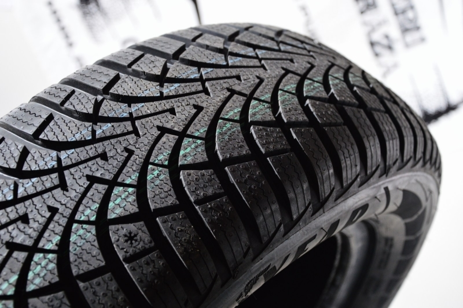 Goodyear UltraGrip 9+ DOT2019-2021 185/60R15 88 T Friction tires