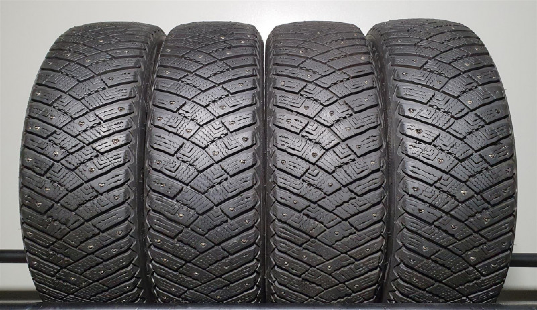 Goodyear UltraGrip Ice Arctic 185/55R15 86 T Naastrehvid