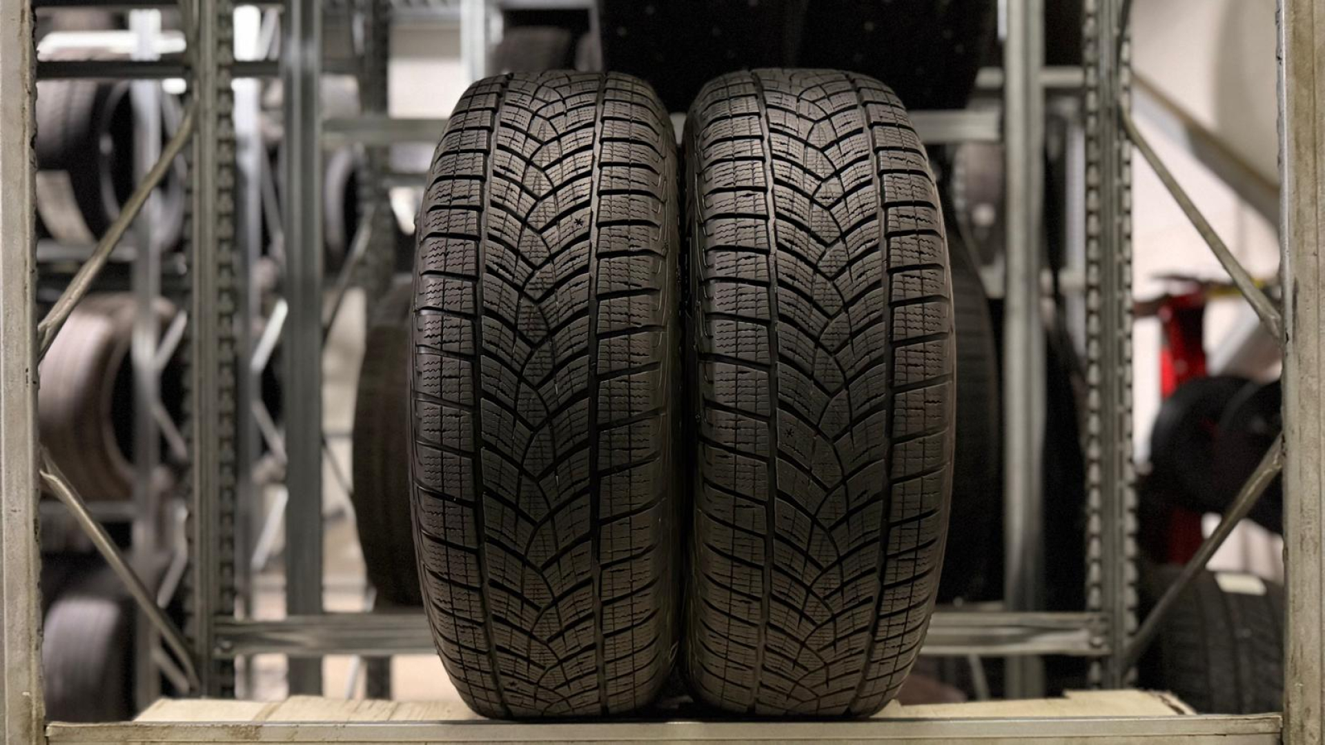Goodyear UltraGrip Ice SUV GEN-1 215/65R17 99 T