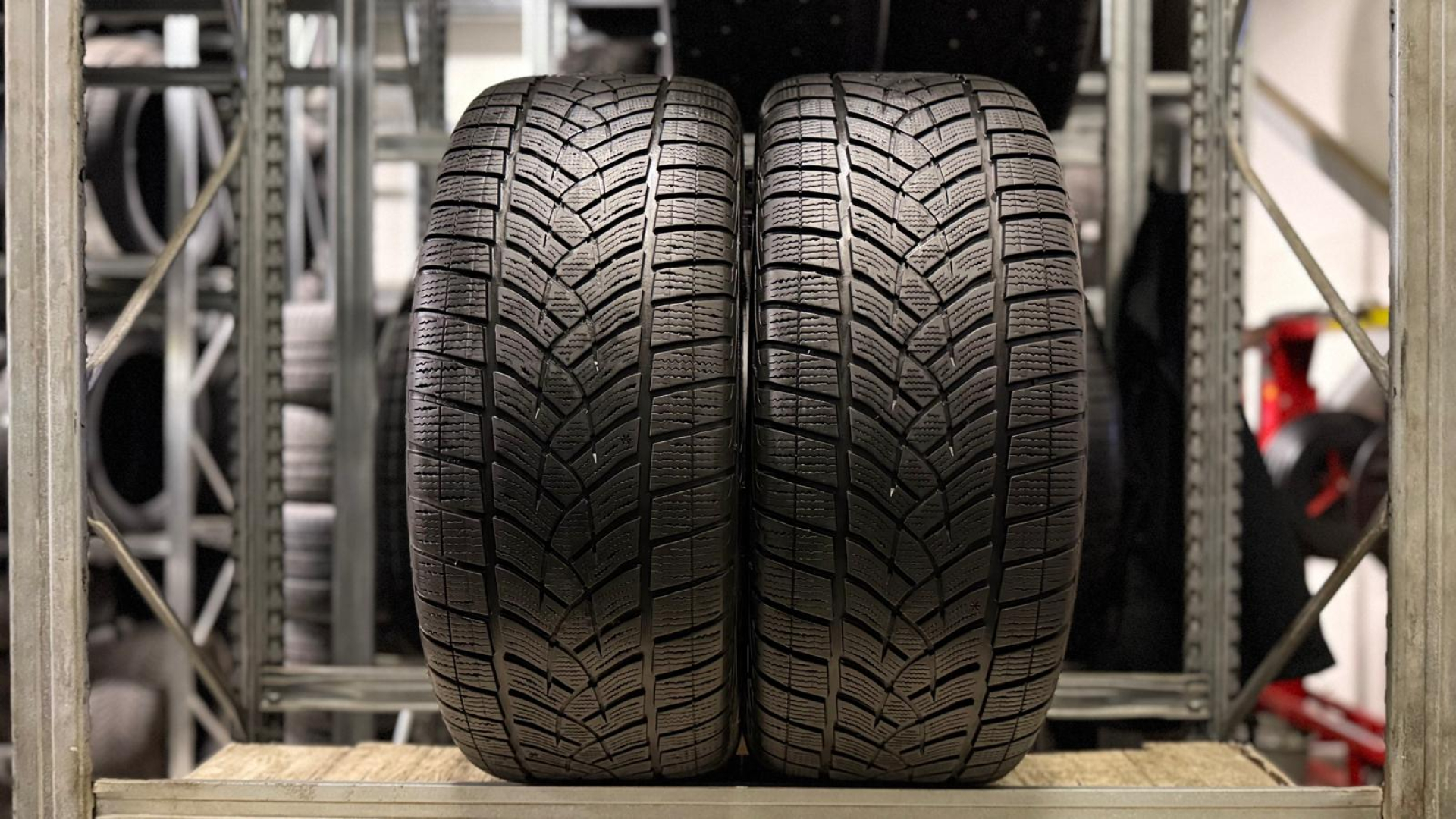 Goodyear UltraGrip Ice SUV GEN-1 255/50R19 107 T Friction tires