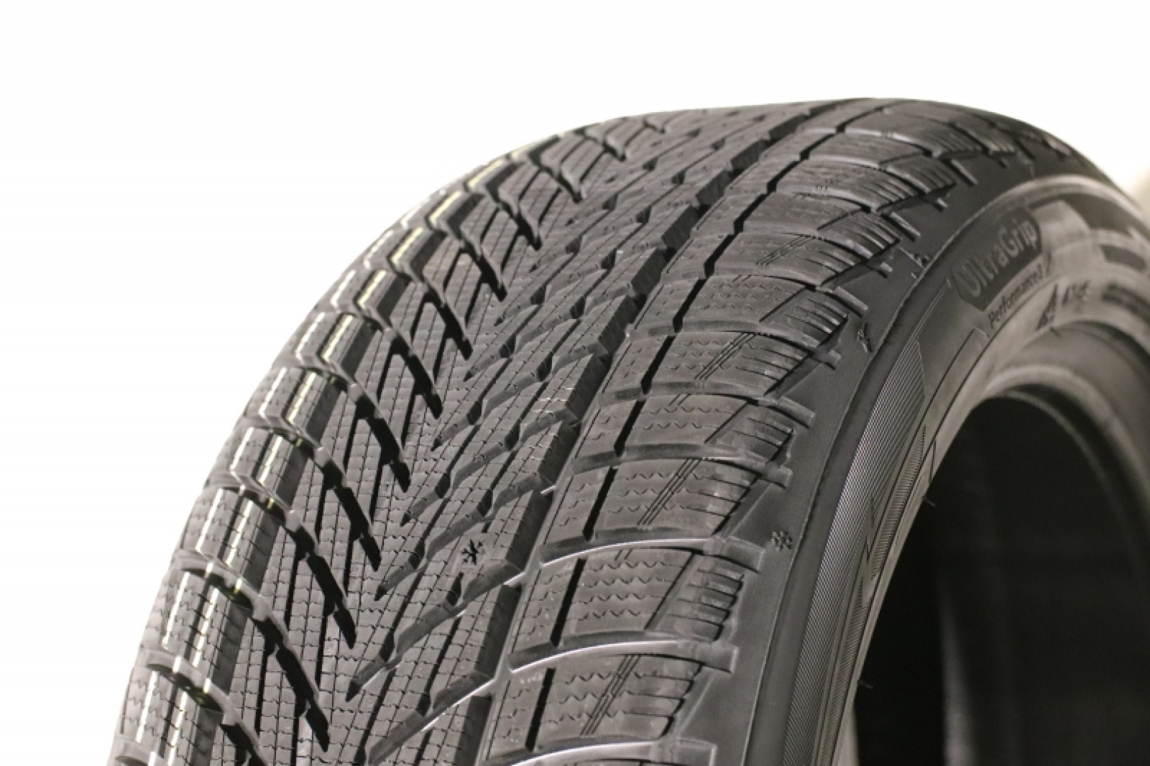 Goodyear UltrGrip Performance 3 185/60R15 88 T Lamellrehvid