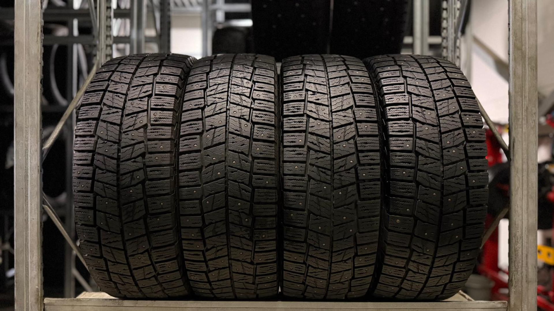 Continental Van Contact Ice 235/65R16C 121/119 N