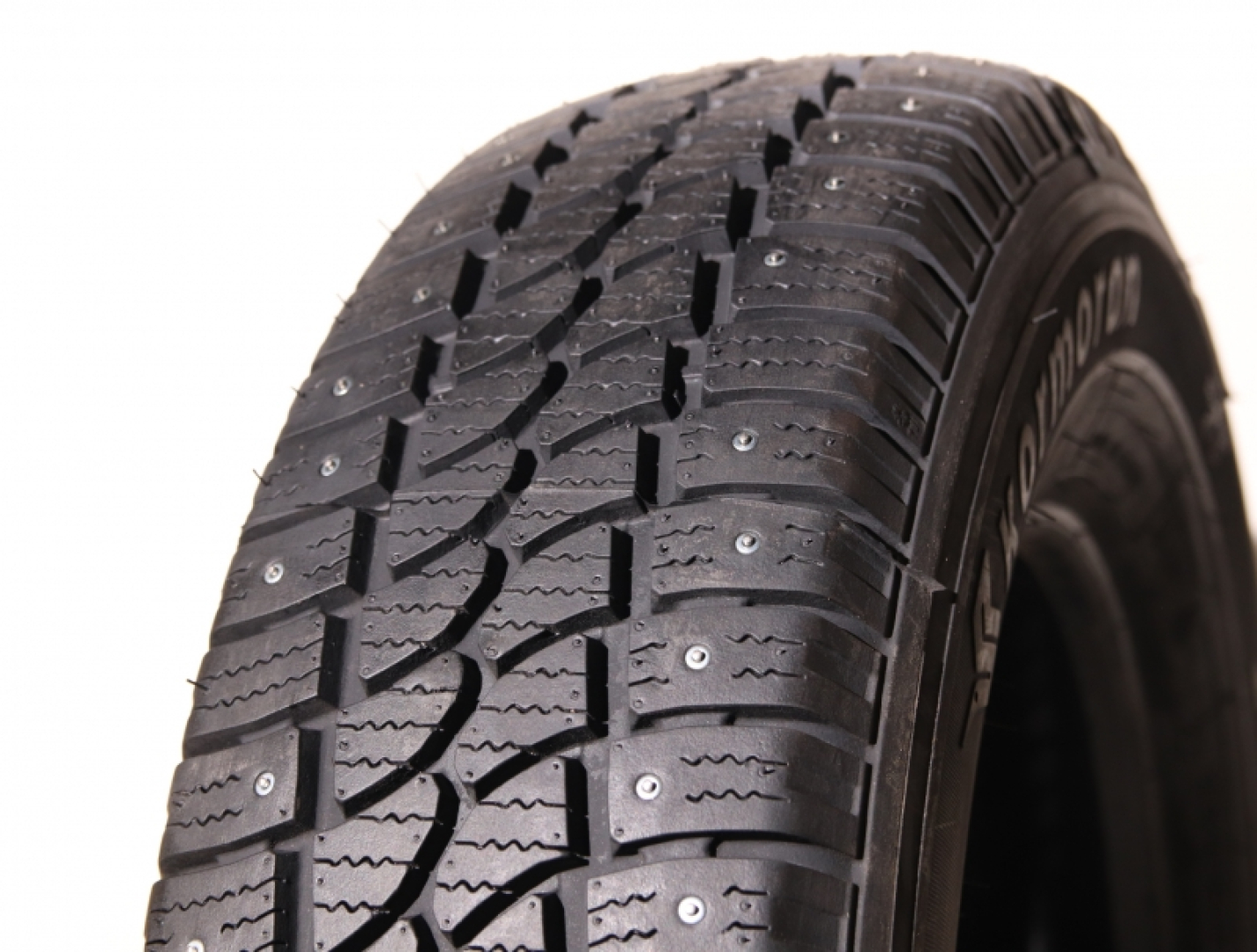Kormoran VanPro Winter studded 215/65R16 109/107 R Naastrehvid