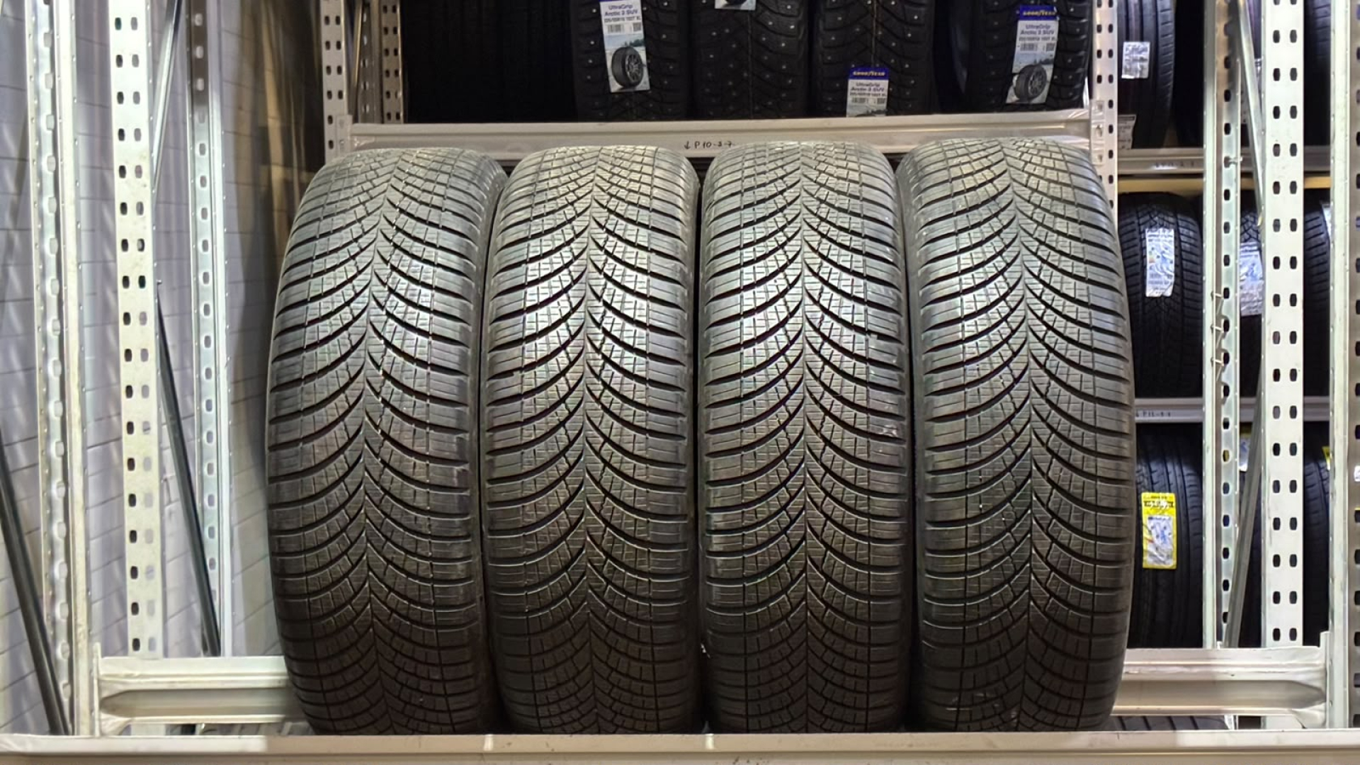 Goodyear Vector 4 Seasons 215/60R17 100 H Ламельные шины