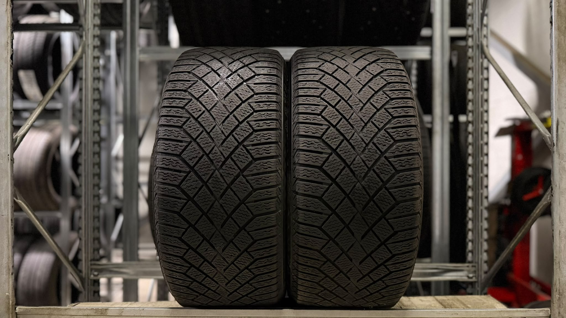 Continental VikingContact 7 235/60R18 107 T