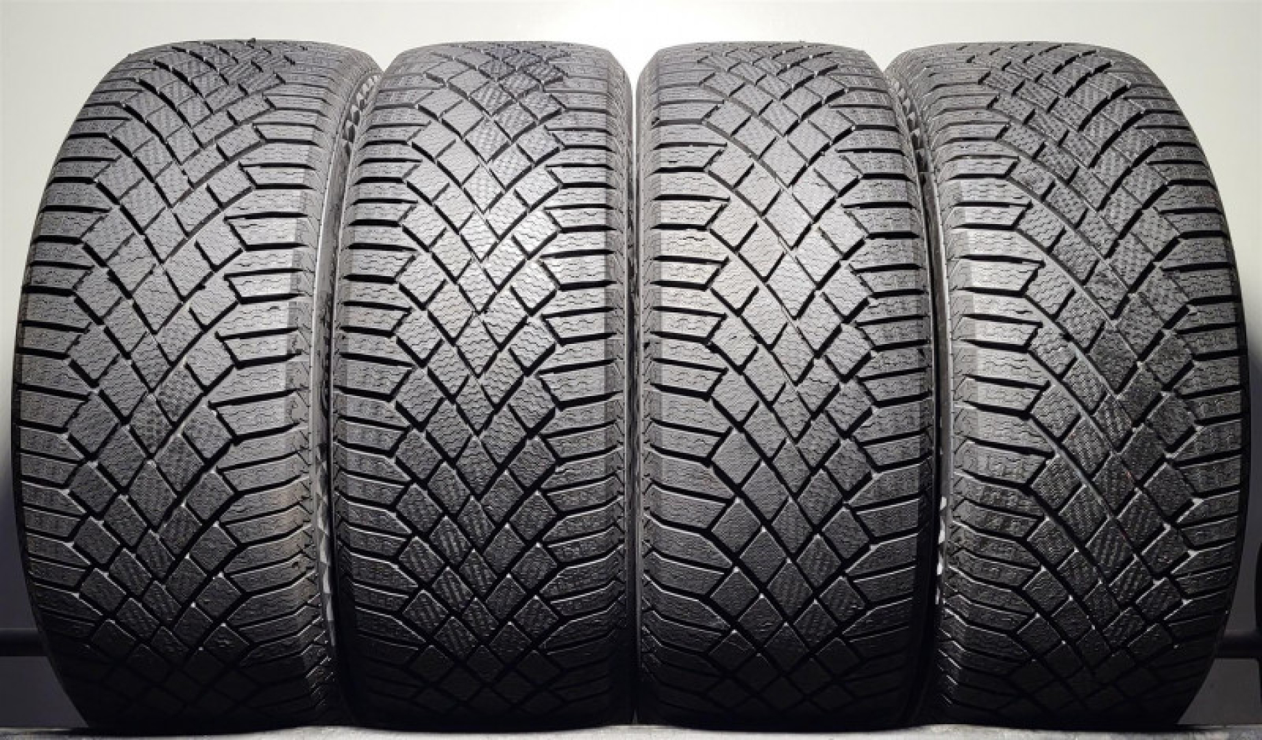 Continental VikingContact 7 205/65R17 100 H Ламельные шины