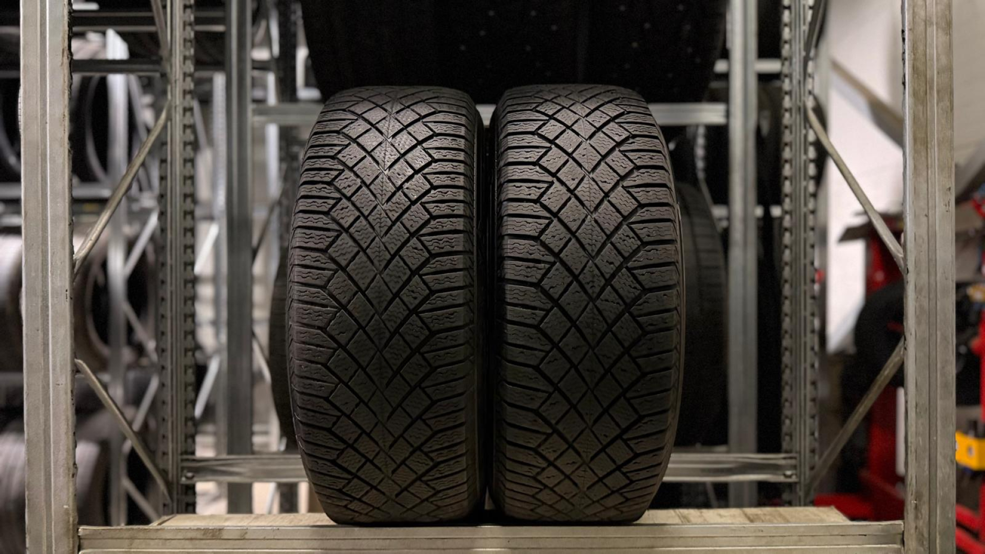 Continental VikingContact 7 245/45R19 102 T Ламельные шины