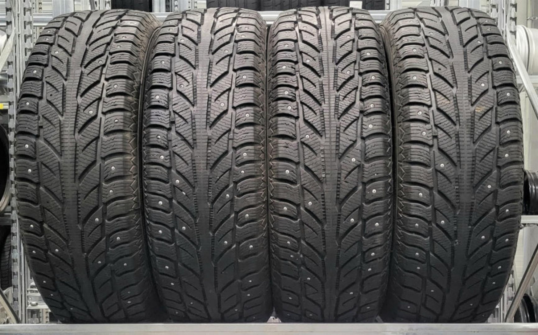 Cooper WEATHERMASTER WSC 215/60R17 96 T Studded tires