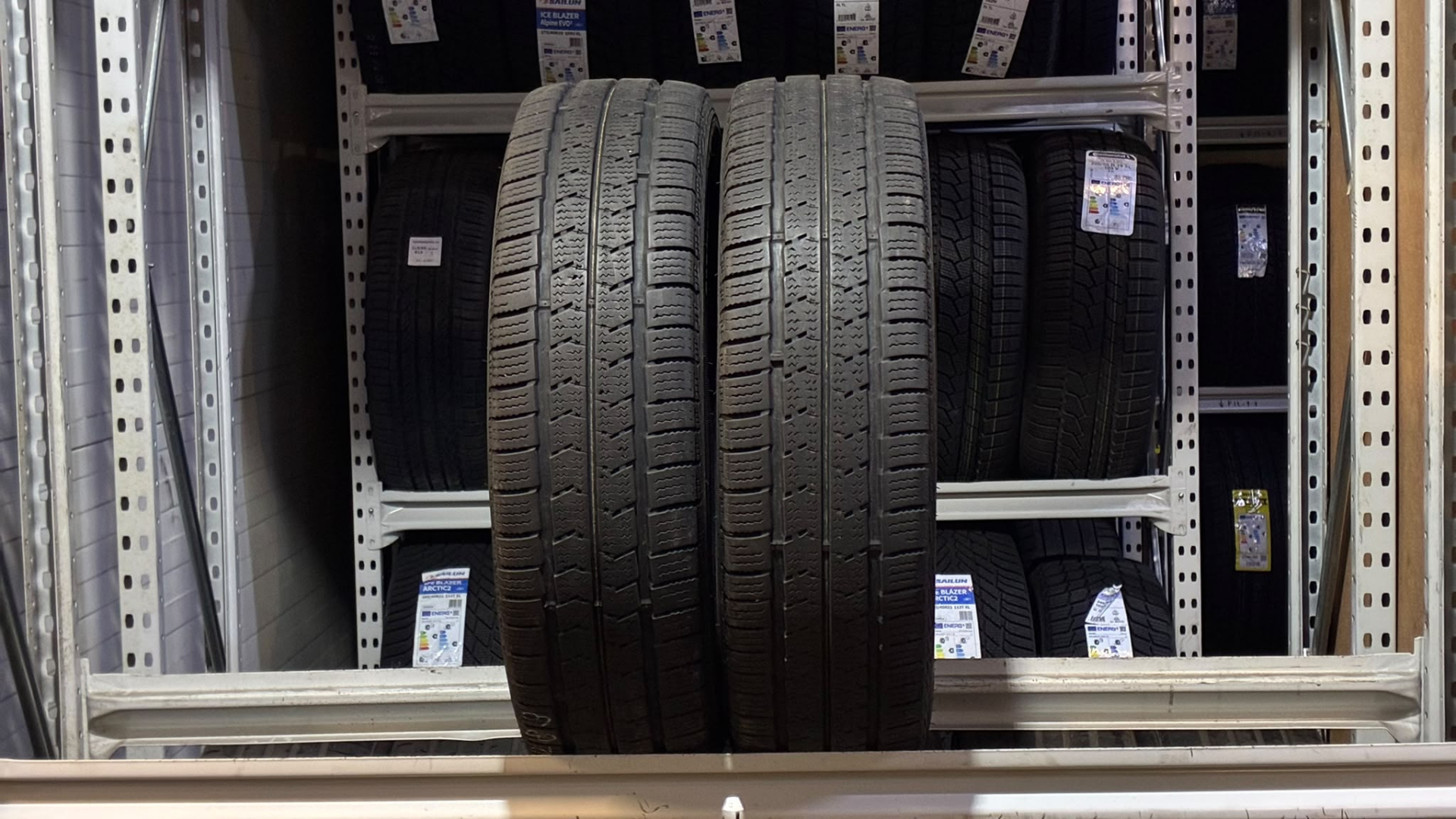 Nexen WINGUARD WT1 215/75R16C 116/114 R Ламельные шины
