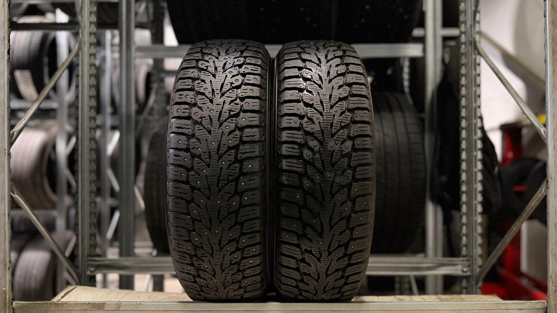 Kumho Winter Craft Ice Wi32 205/55R16 94 T Studded tires