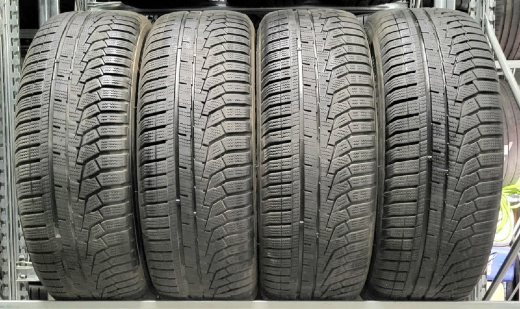 Hankook Winter I Cept Evo2 W320 215/60R17 96 H Lamellrehvid