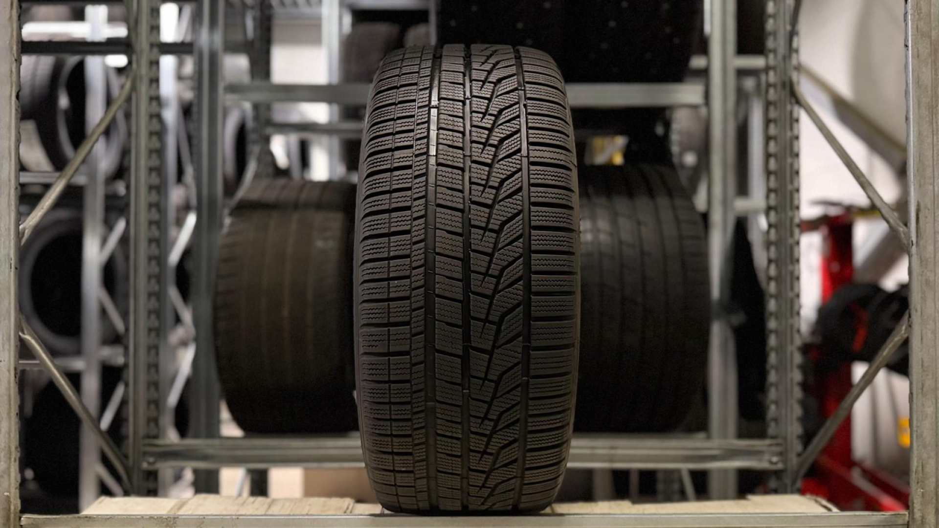 Hankook Winter Icept Evo2 W320B 255/45R19 104 V MOE