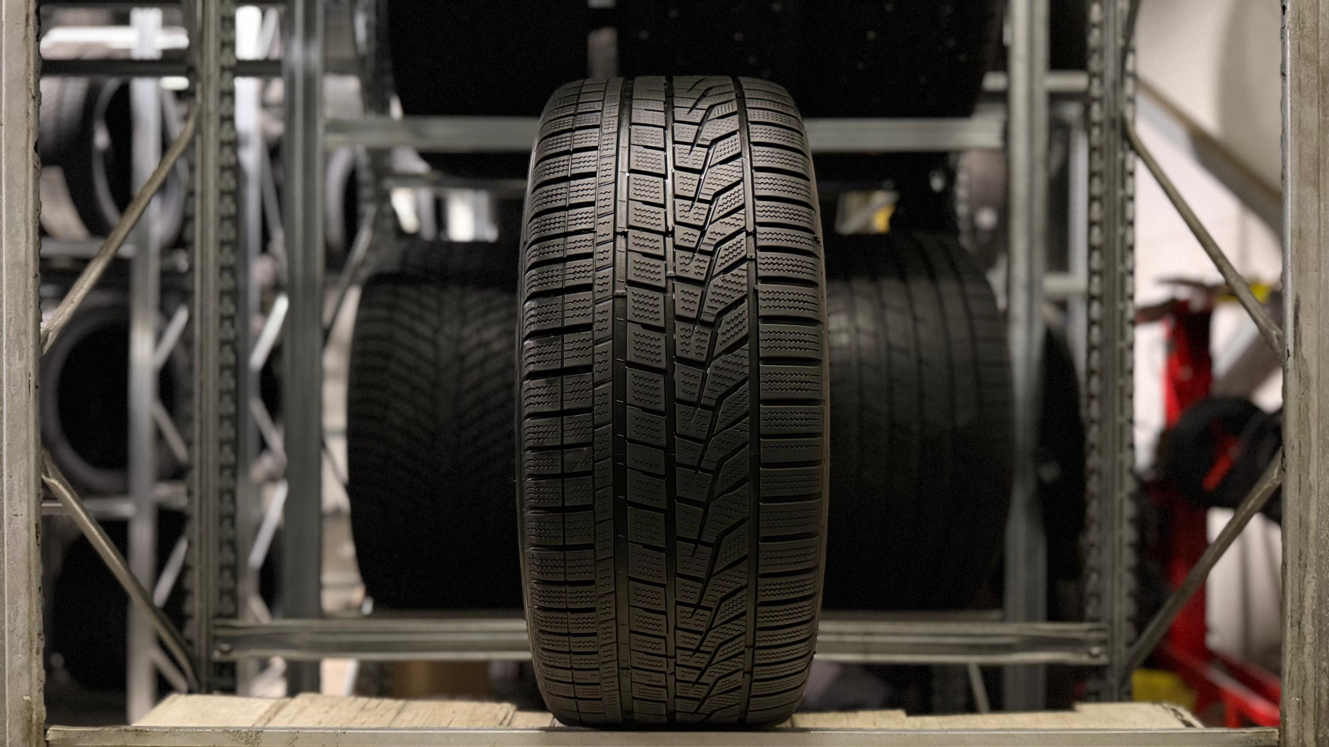 Hankook Winter Icept Evo2 W320B 255/45R19 104 V MOE