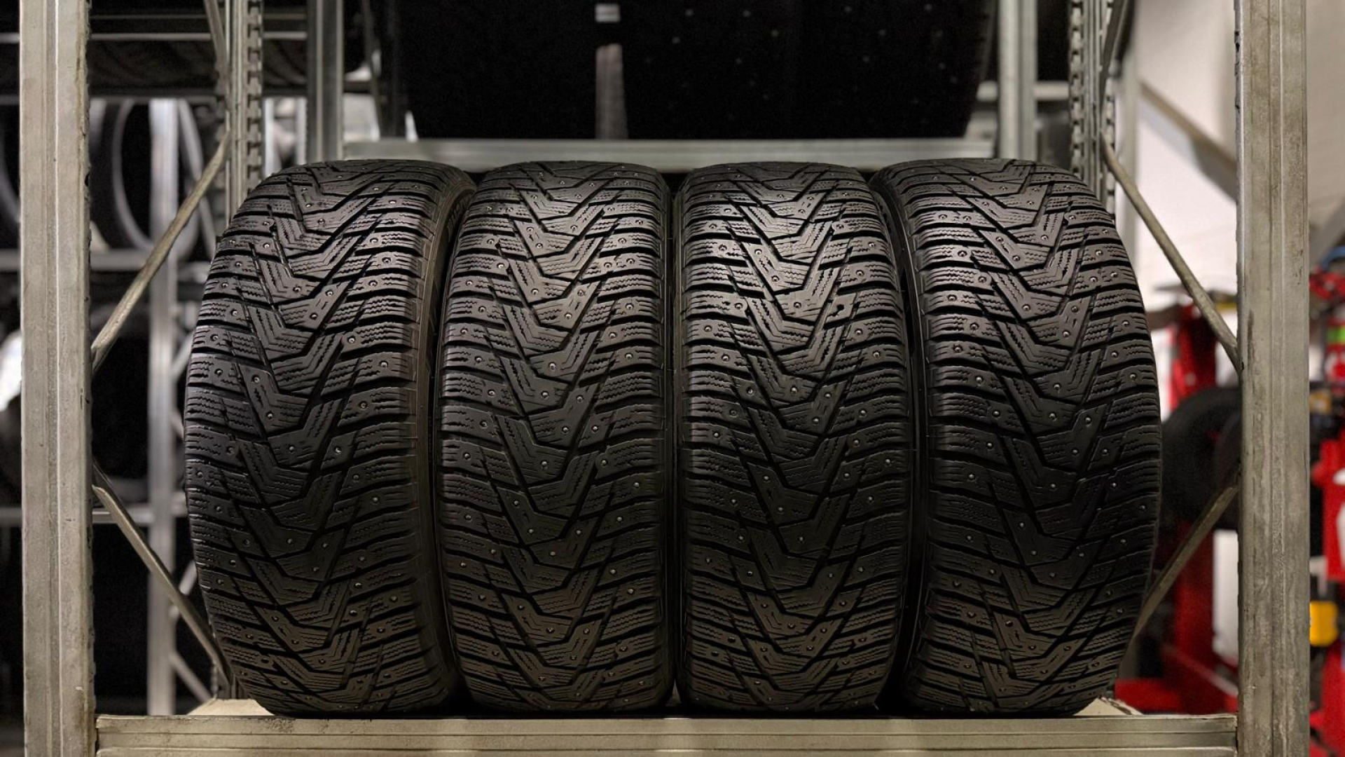 Hankook Winter i*pike RS2 W429 215/55R17 98 T