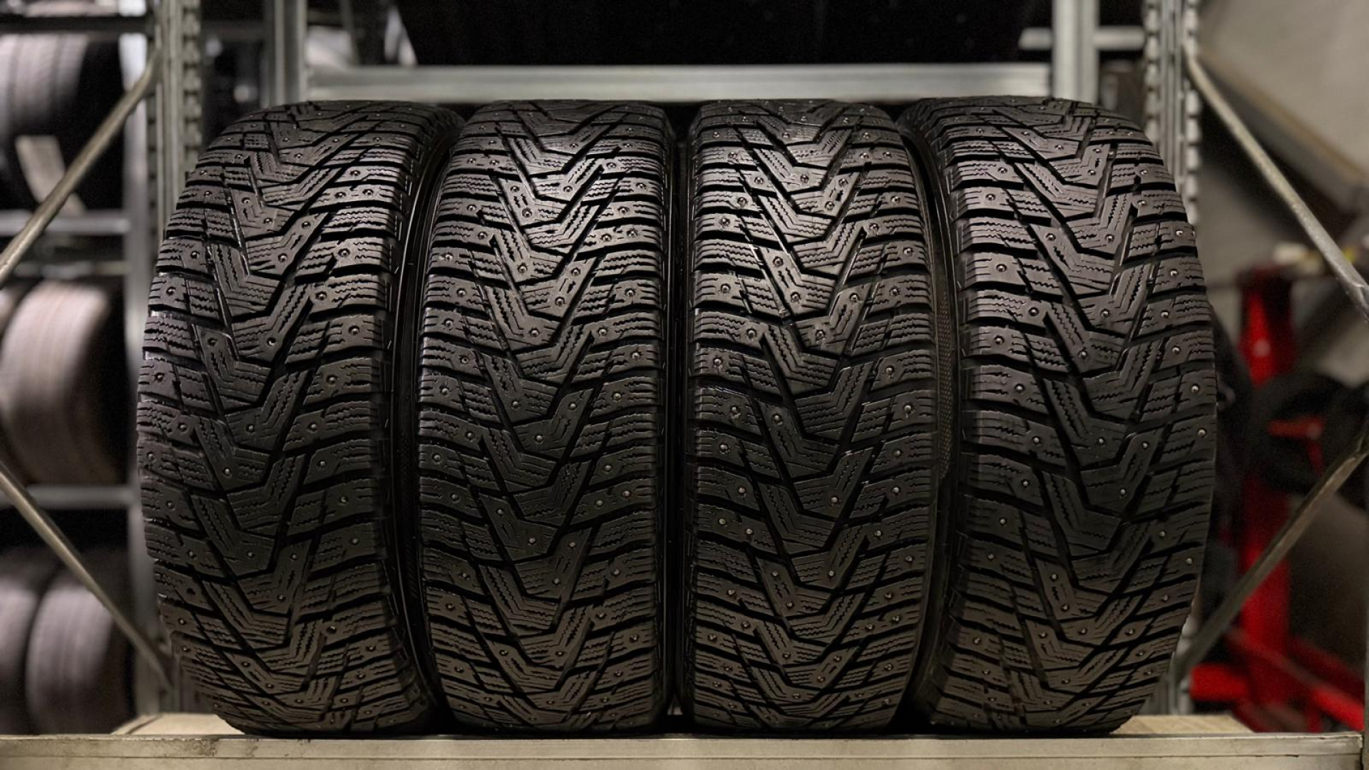 Hankook Winter i*pike RS2 W429 195/55R16 91T Naast