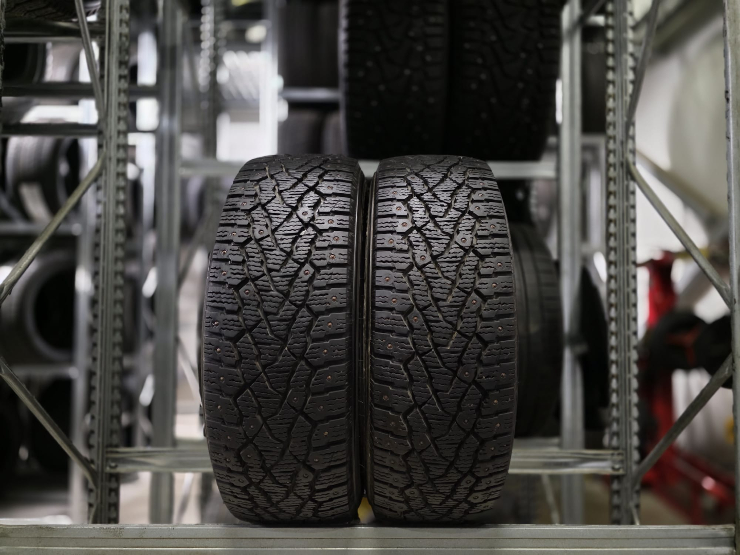 Kumho Winter Portran CW11 215/65R16C 109/107R Шипованная