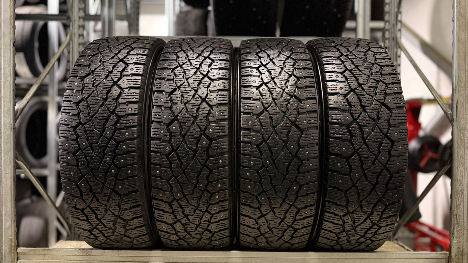 Kumho Winter Portran CW11 205/65R16C 107/105 R Шипованные шины