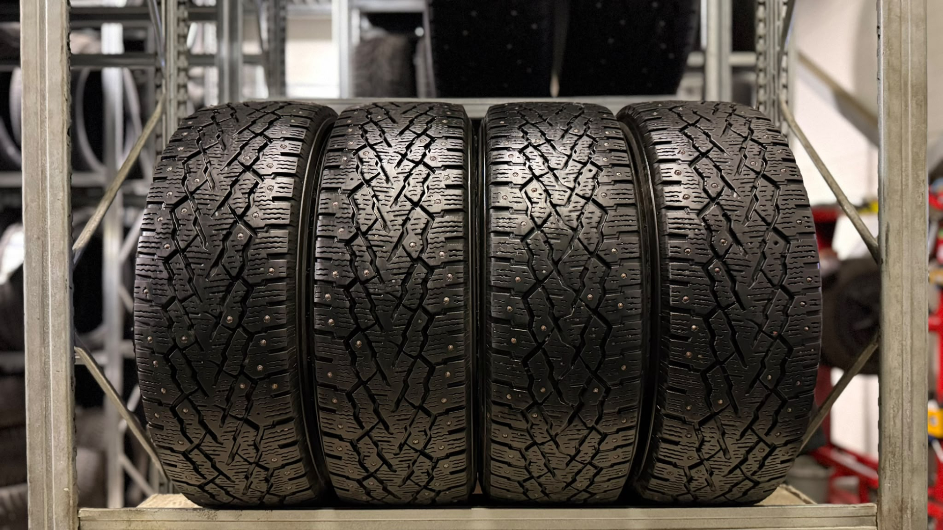Kumho Winter Portran CW11 215/65R16C 109/107 R Шипованные шины