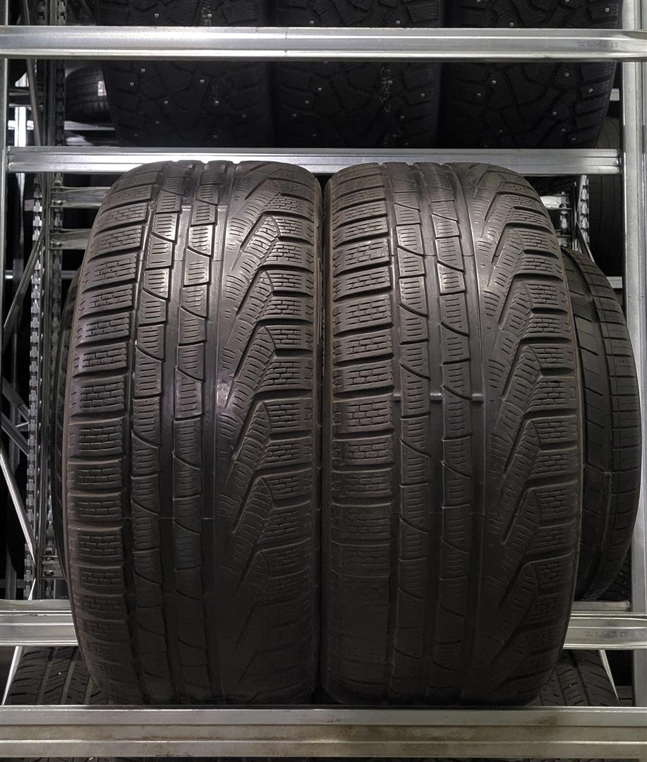 Pirelli Winter Sottozero 240 Serie II 235/40R19 92 V N0 Friction tires
