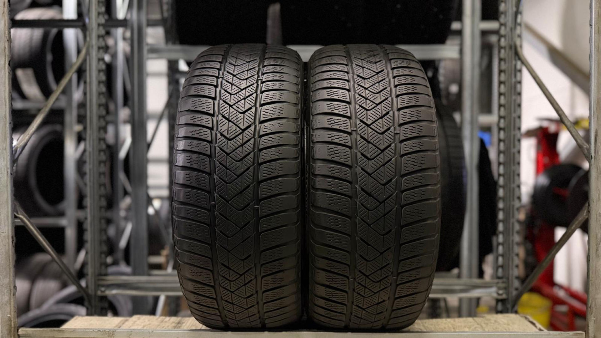 Pirelli Winter Sottozero 3 225/60R18 104 H * Friction tires