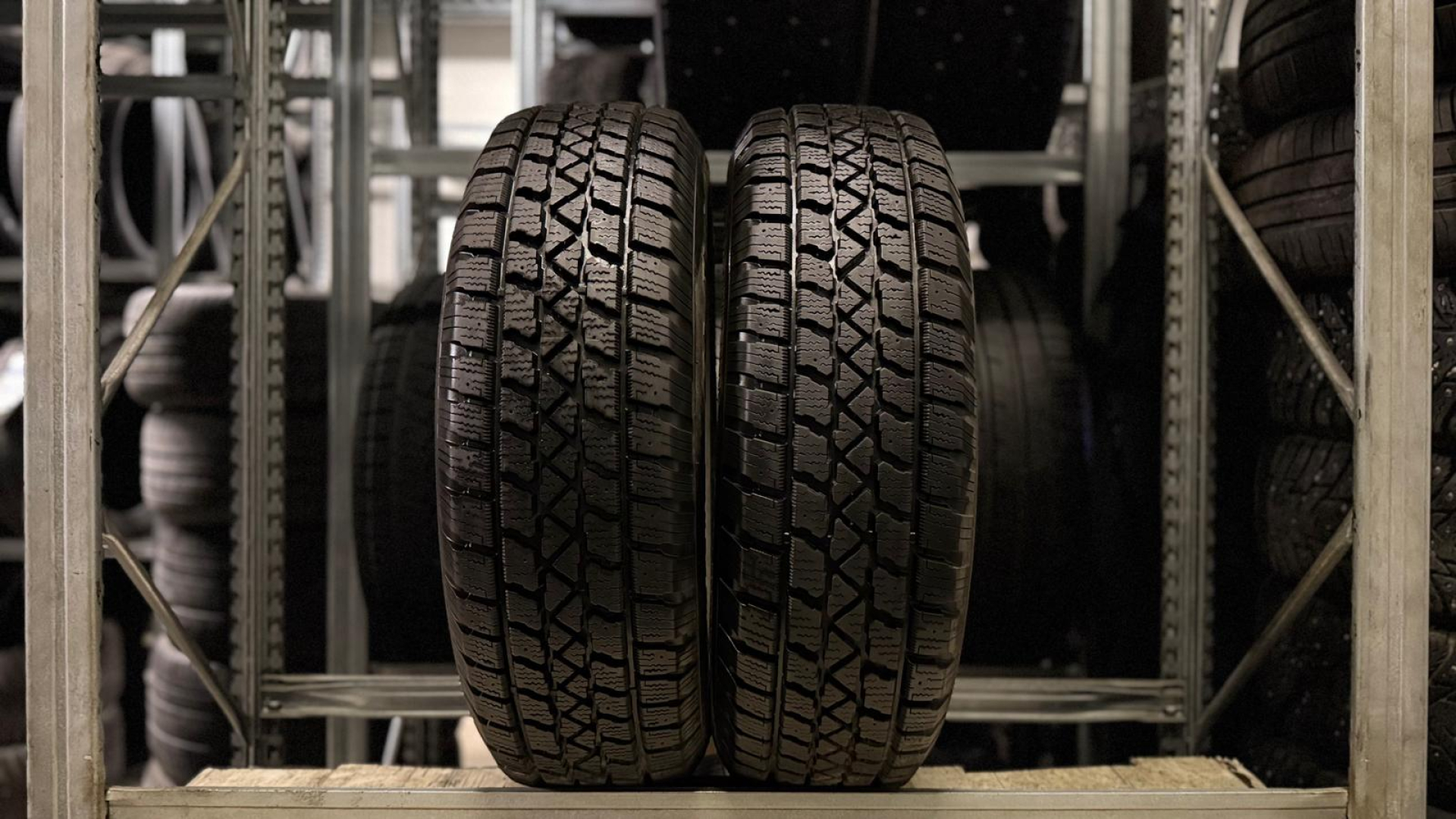 ArcticClaw Winter Txi 235/75R15 105 S Friction tires