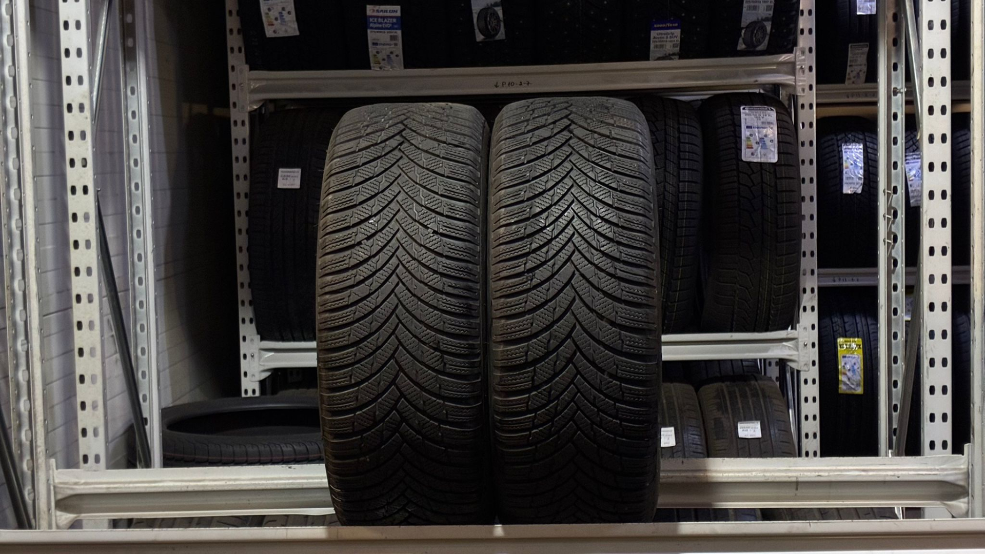 Firestone WinterHawk 4 215/60R16 99 H Lamellrehvid