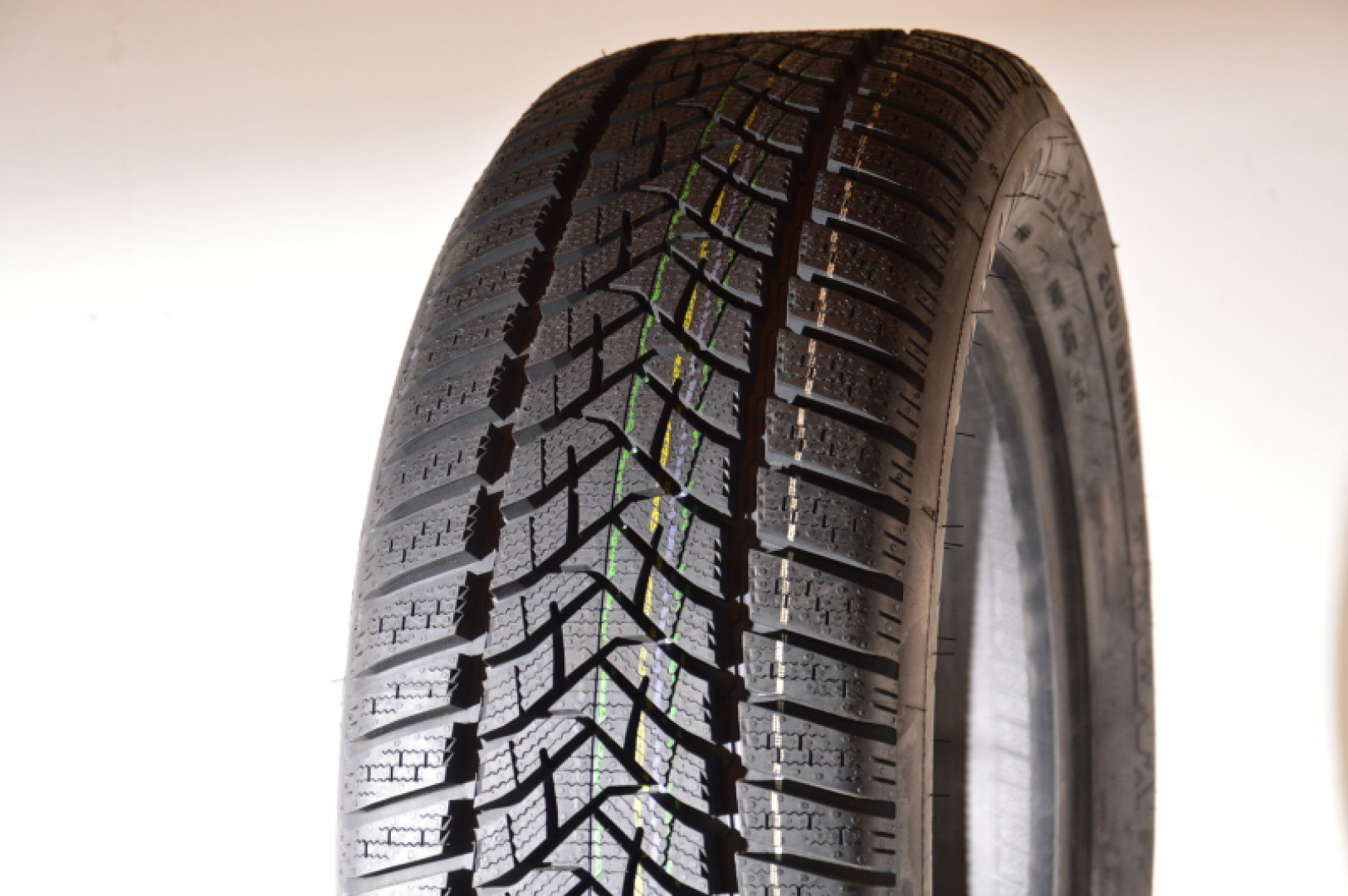 Dunlop WinterSport 5 DOT2016-2019 225/40R18 92 V Ламельные шины
