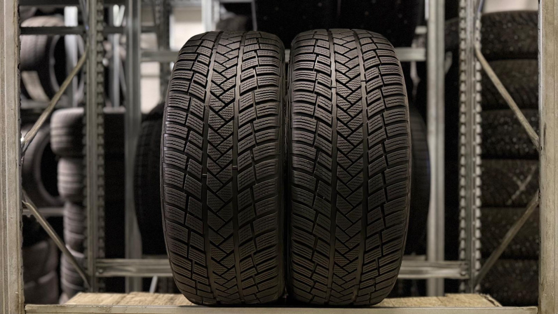 Vredestein WINTRAC PRO+ 235/45R20 100 V Ламельные шины