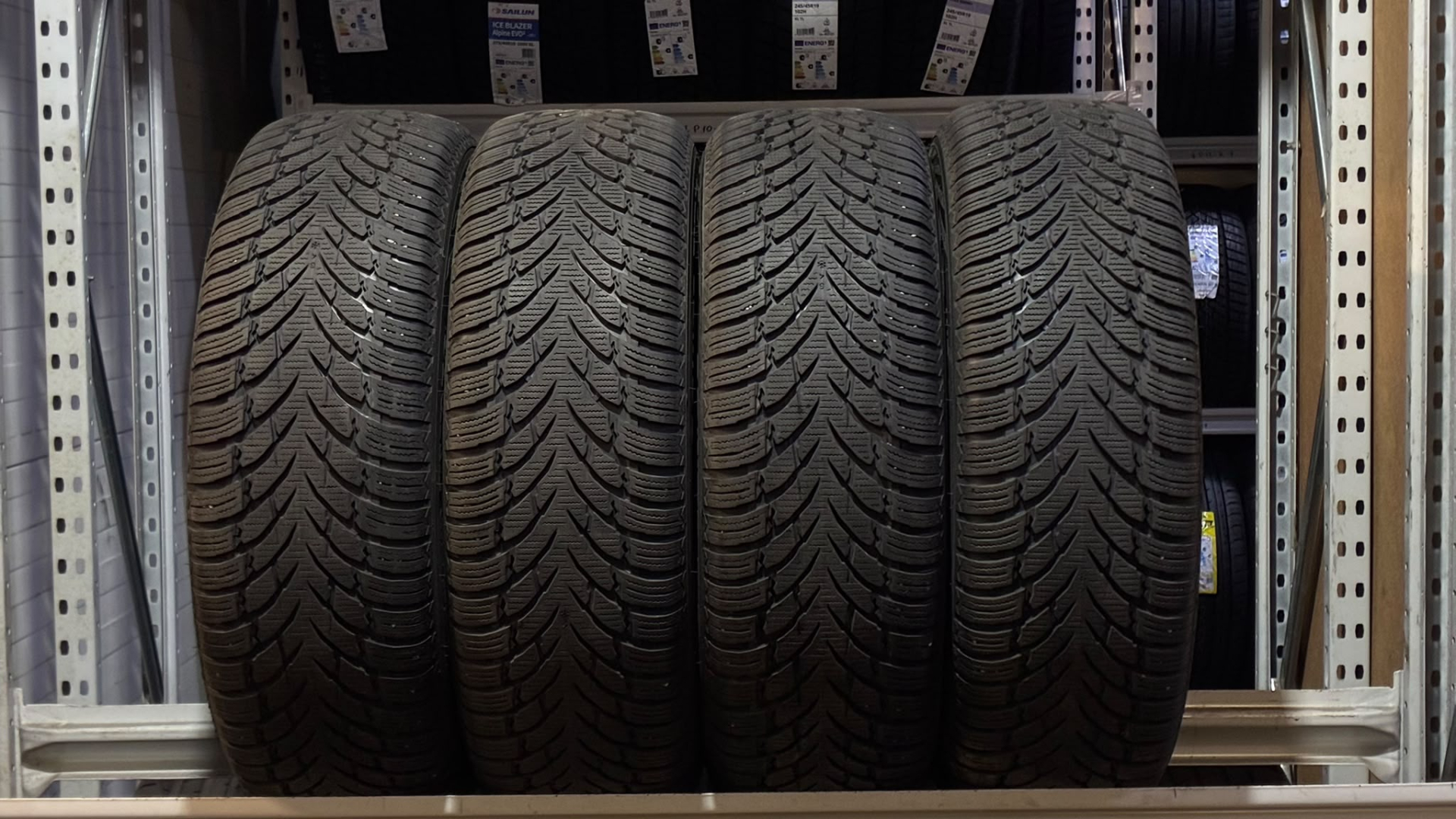 Nokian WR 4 SUV 215/65R17 103 H Friction tires