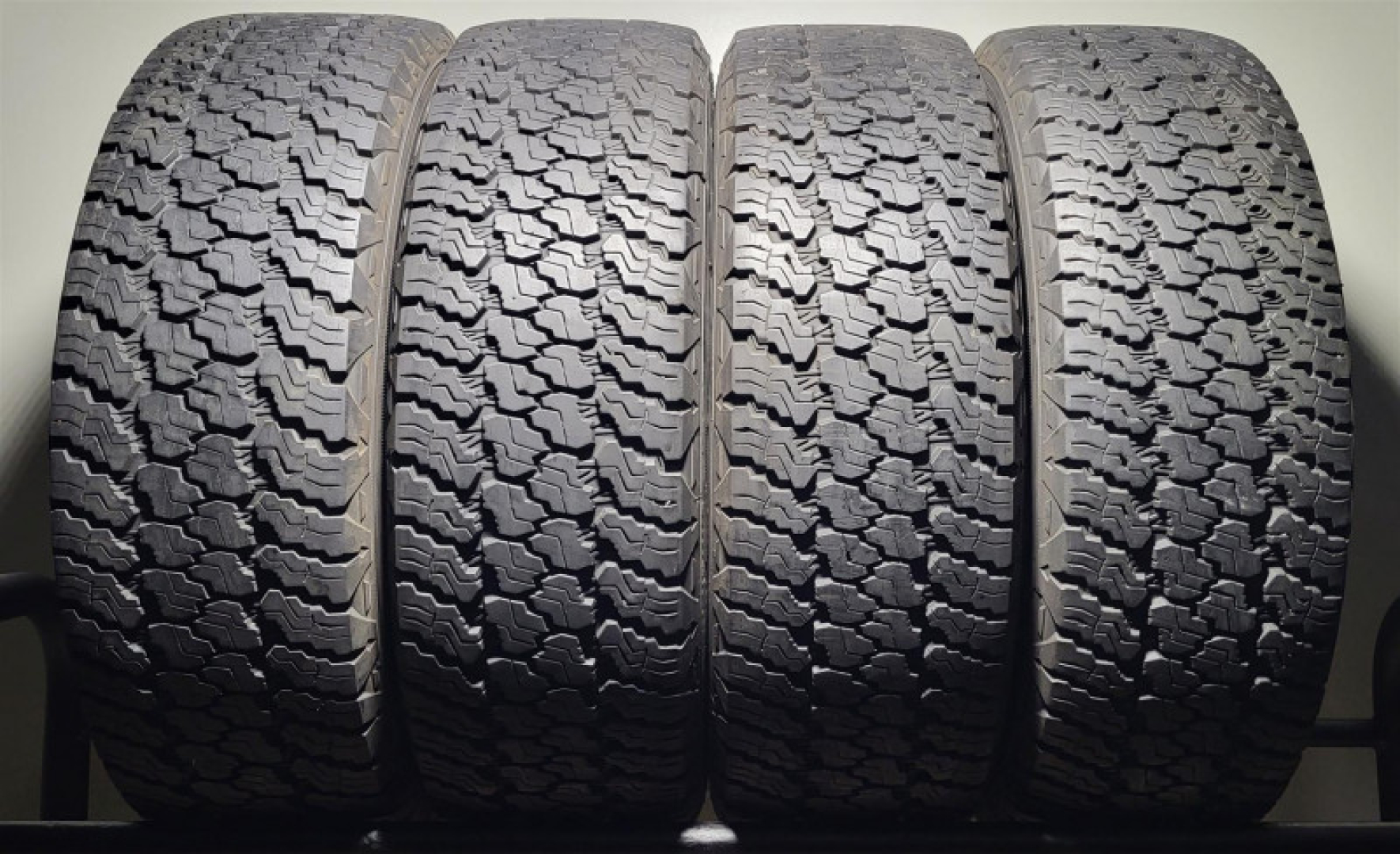 Goodyear Wrangler 245/75R17 110 T All-season tires